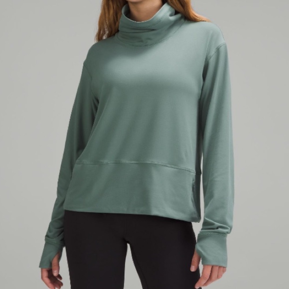 Ready to Rulu Pullover